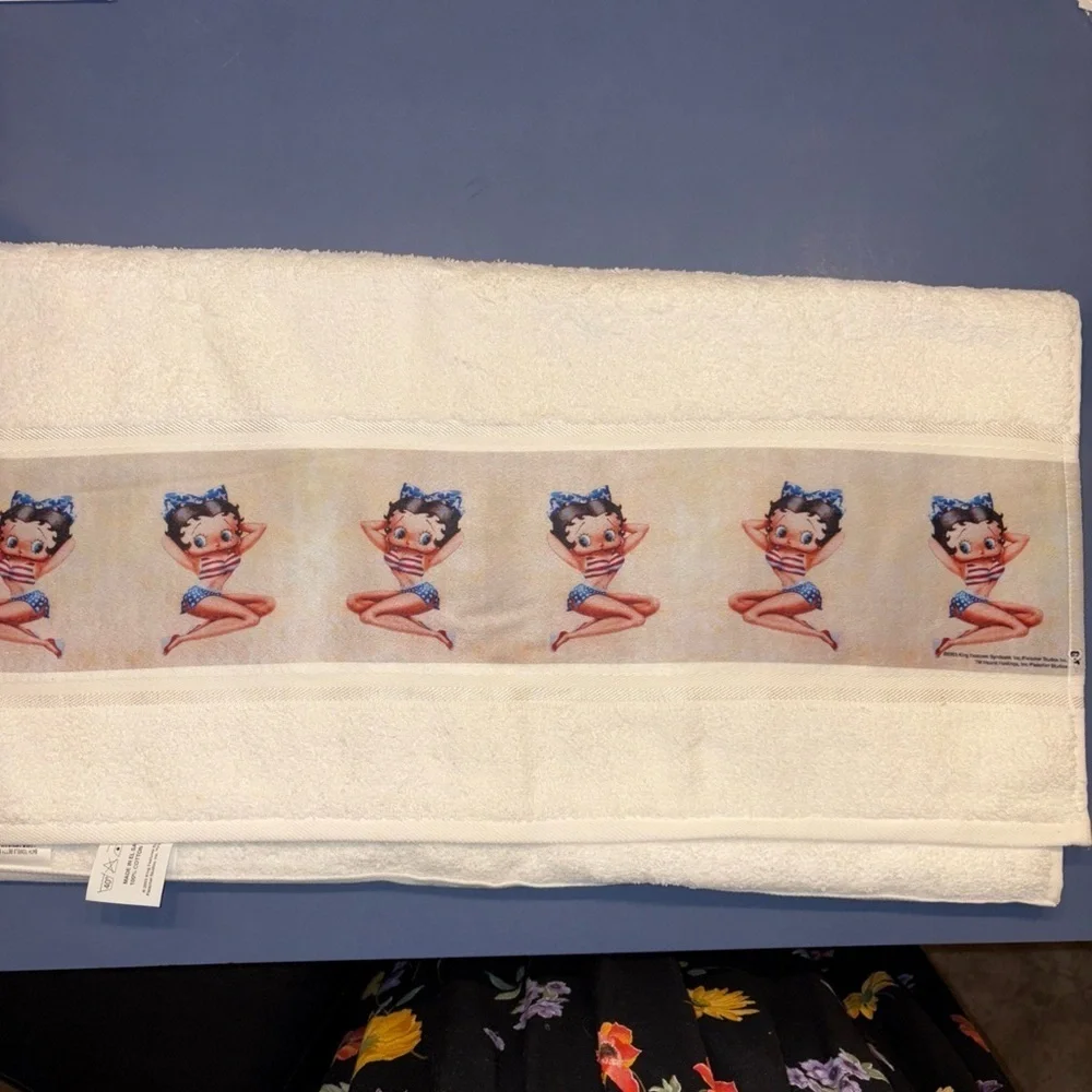 Betty Boop Bath Towel Set
